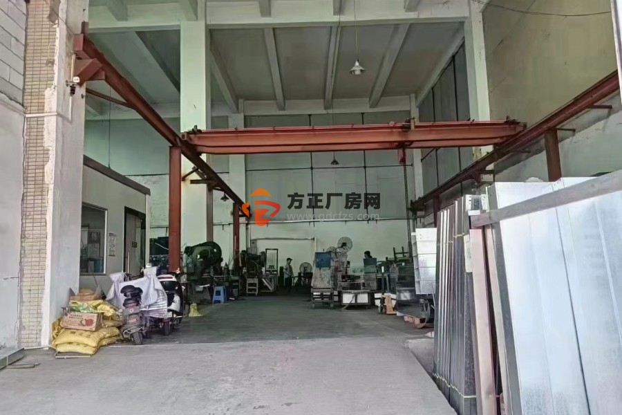 乌沙新空出一楼 750 平方带航车 10 米高