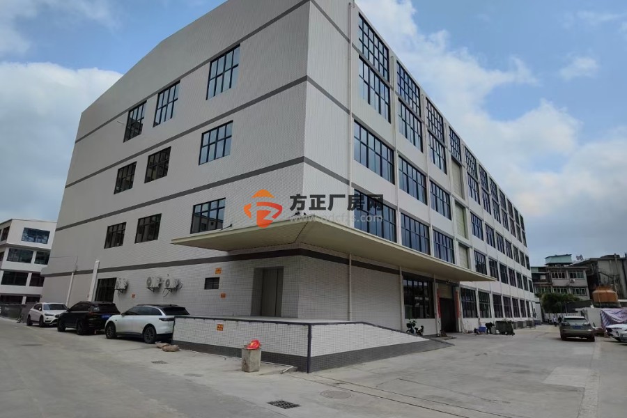凤岗靠深圳新出厂房2200方出租可以分租