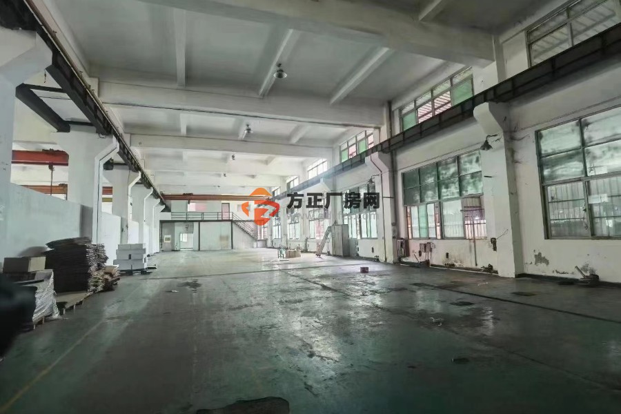 凤岗临深标准厂房一楼 1000 平方二楼 1700 平方现成办公室可单独租一楼或者二楼