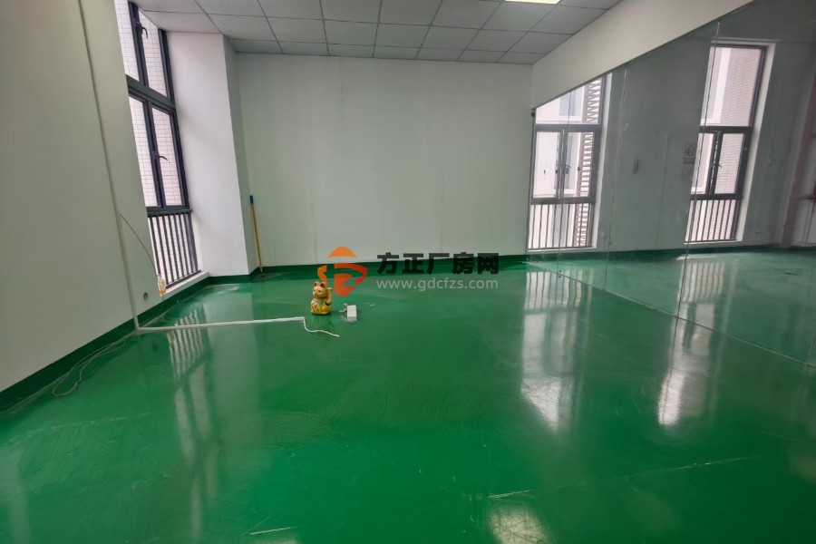 凤岗靠深圳独门独院厂房楼上1000方带装修出租