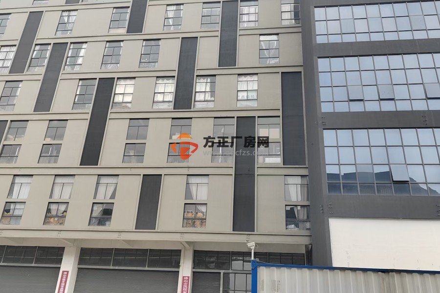 龙江旺岗工业区9000㎡标准厂房可分租4500方5吨货梯出租