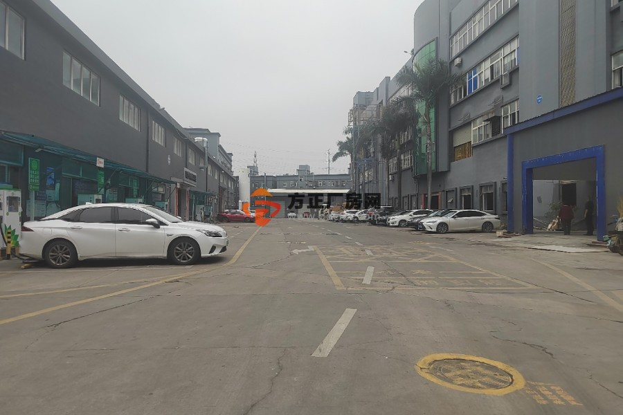 观澜梅关高速路口现有部分空置厂房9#栋一楼2428m²（可分租）