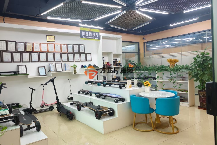 清溪三中高速路口新出楼上精装修厂房出租