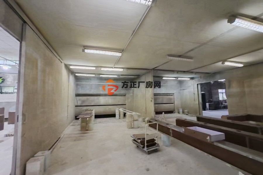 新圩现成家具厂出租厂房2500平米水电现成带喷油房