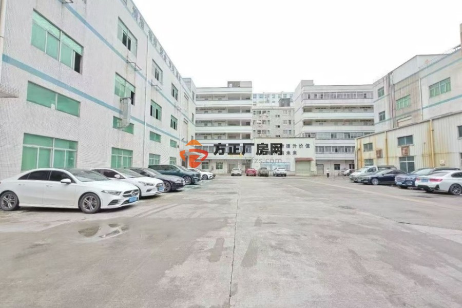 大坪高速出口独栋厂房厂房3层5500平米，宿舍按需 一楼高6米有牛腿楼上现成办公室装修水电齐全