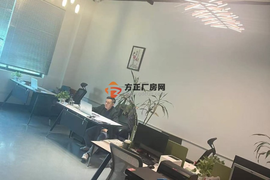 林村二楼750平方现成办公室装修地坪漆