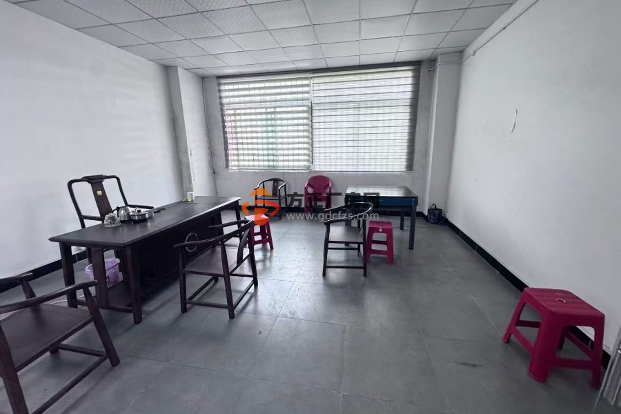 塘厦128工业区 标准一楼650㎡高度5米 ​精装修带现成行车